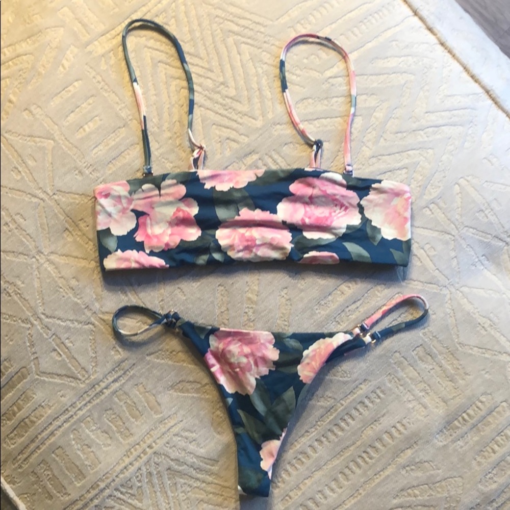 floral Frankie’s Bikinis set